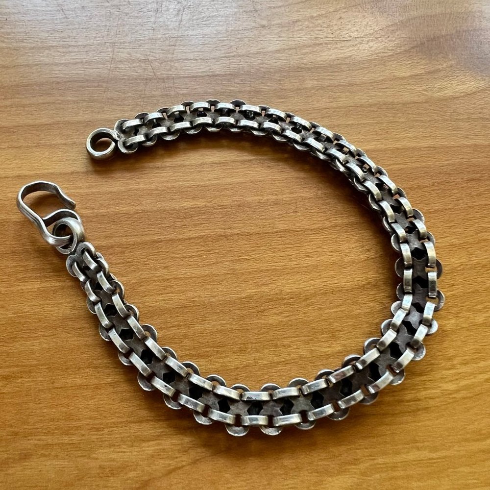 Authentic Vintage Indian Hand-worked Silver Bracelet - Picture 7 of 8